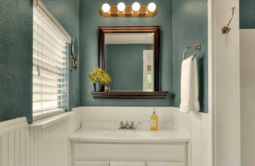 Lakeland Apartamento | Charming, cozy, one bedroom apartment