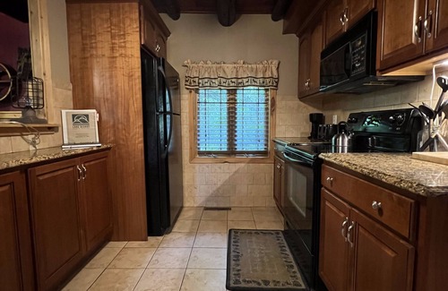 Lake George Cabina | Charming Cozy Rustic Cabin in the Woods