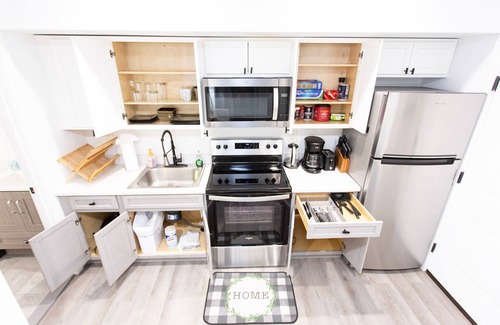 Petworth Cama Y Desayuno | Charming, Cozy space steps from great restaurants!