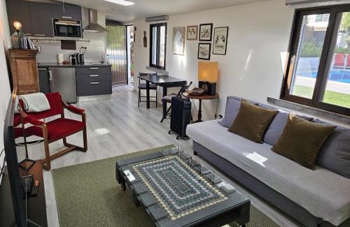 Cobre Apartamento | Charming Cozy Studio with Garden & Pool