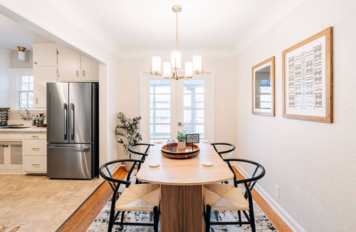 Como Casa | Charming, cozy urban cottage by Como & MN State Fair with Renovated rustic den