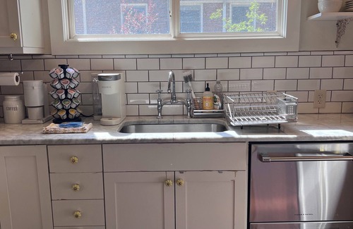 Whittier Casa | Charming Craftsman 2-bedroom bungalow, downtown but private