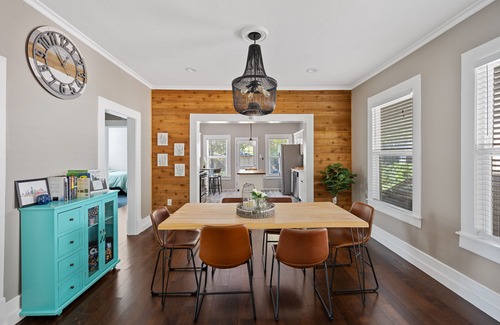 Oak Cliff Casa | Charming Craftsman by Bishop Arts & Downtown