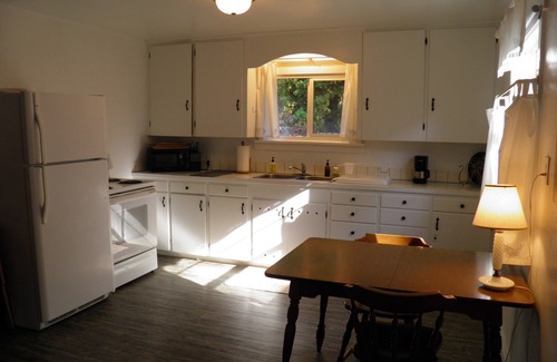 Walla Walla Cabaña | Cottage con Encanto Creek Side con cama King Cerca de Whitman