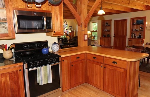 Waitsfield Casa | Charming creekside 4-BR country house near Sugarbush w/ garage, EV charge, WiFi