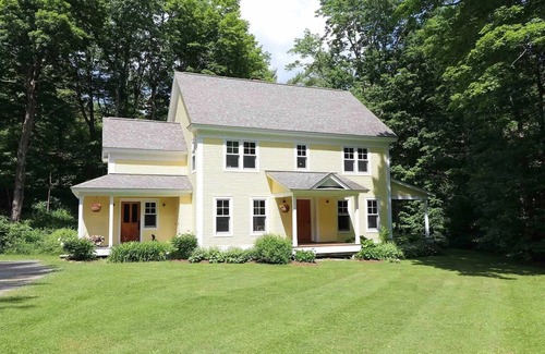 Waitsfield Casa | Charming creekside 4-BR country house near Sugarbush w/ garage, EV charge, WiFi