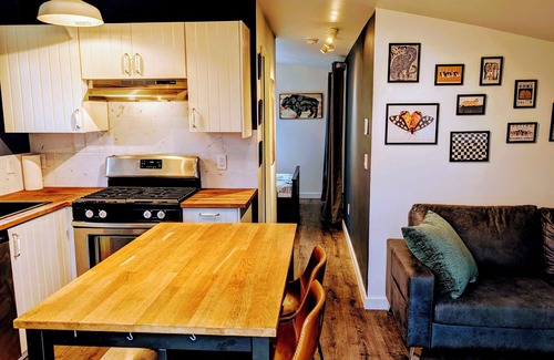 Victor Apartamento | Charming creekside studio for nature lovers in Victor, ID near Jackson Hole, WY