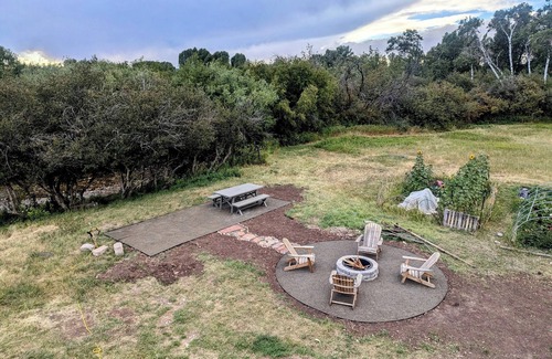 Victor Apartamento | Charming creekside studio for nature lovers in Victor, ID near Jackson Hole, WY