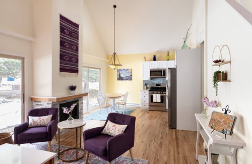 Baca Grande Casa | Charming Crestone Mountain Cottage- 1 mile from town!