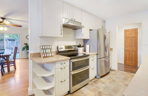 Davis Casa | Charming Davis Retreat: Cozy & Central