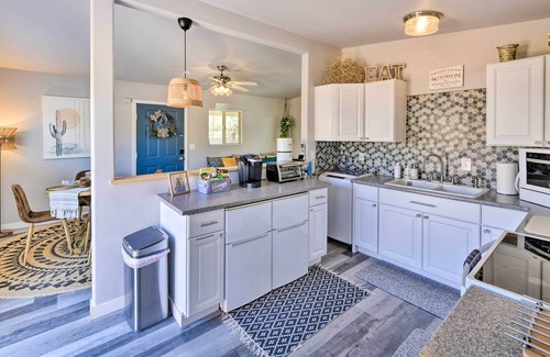 Yucca Valley Cabaña | Charming Desert Cottage: 11 Mi to Joshua Tree