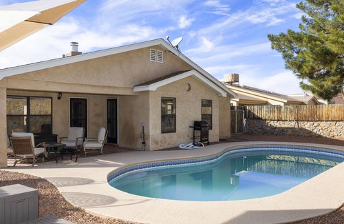 Mesilla Park Casa | Charming desert oasis- Conveniently located near NMSU, golf course, and highway.