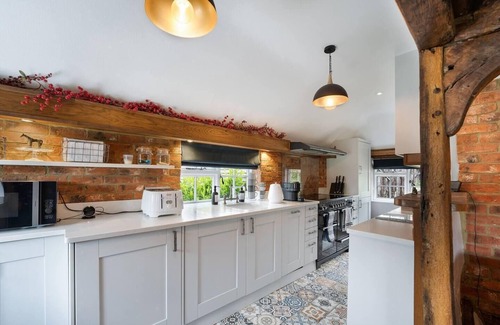 Doddington Casa | Charming, dog friendly countryside retreat