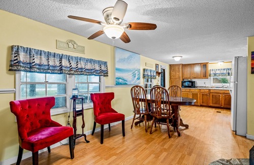 Salter Path Casa | Charming dog-friendly home near beach with central AC & W/D