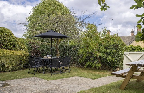 Longborough Cabaña | Charming dog friendly cottage - Bank Cottage