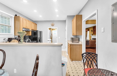 Peoplestown Casa | Charming dog-friendly home with balcony, central AC, & washer/dryer