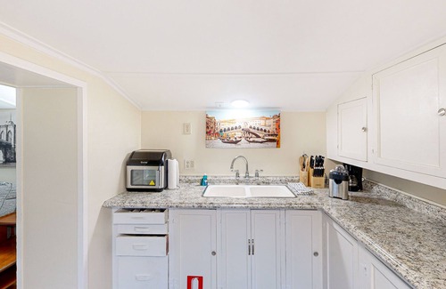 Bunker Hill Casa | Charming dog-friendly home with patio, WiFi, streaming, washer/dryer