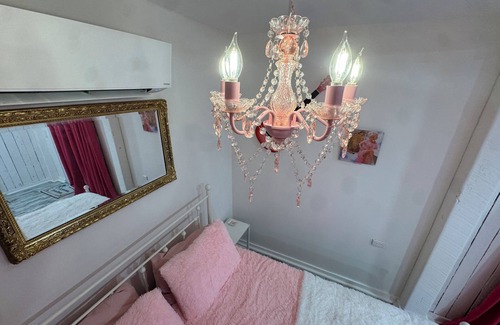 Lebanon Apartamento | Charming Dolly Themed Studio on beautiful 40 Acres in Lebanon TN near Nashville