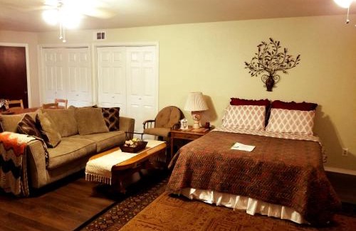 Oakhurst Apartamento | Charming Downstairs Unit