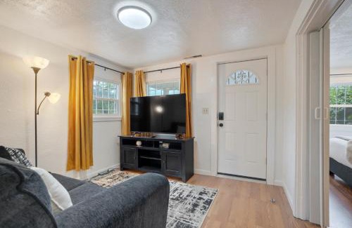 Central Colorado Springs Casa | Charming Downtown Cottage - Pet Friendly & Firepit