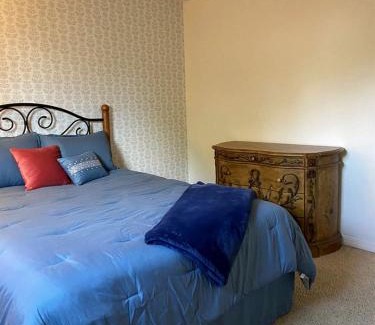 Dillon Casa | Charming Downtown Cottage with Porch & Backyard Retreat near Beaverhead River in Dillon, Montana