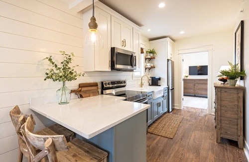 West Dundee Apartamento | Downtown Charming Farmhouse Apartment #4