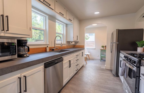 Downtown Casa | Charming downtown home by bike trail + river + coffee!