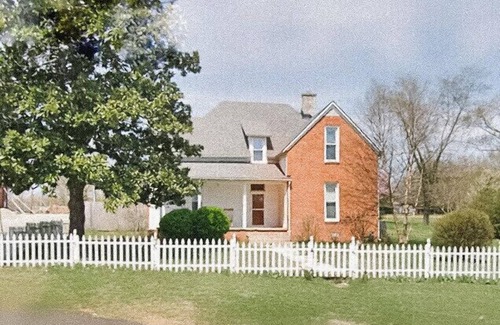 Baxter Casa | Charming Downtown Home, Walking Distance to The Monarch Wedding Venue