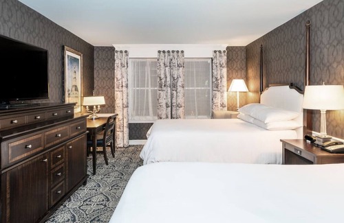 Historic District Hotel | Charming Downtown Hotel w/ Vintage Character + Modern Amenities