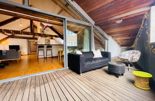 Dansaert Apartamento | Charming Downtown Loft Chalet With Private Parking
