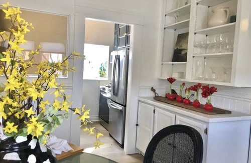 Napa Cabaña | Charming Downtown Napa Cottage...walk everywhere!
