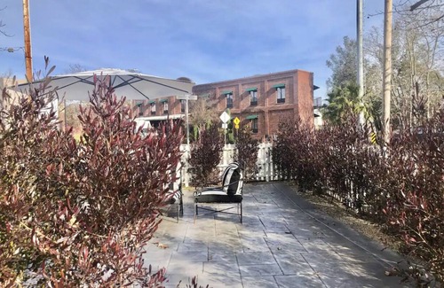 Napa Cabaña | Charming Downtown Napa Cottage...walk everywhere!