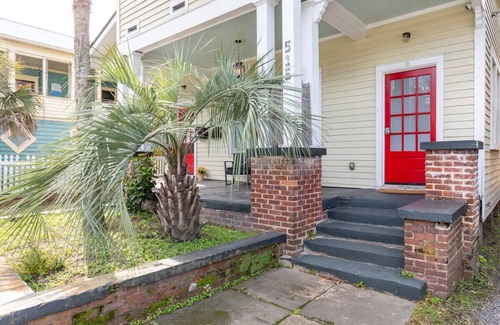Westside Apartamento | Charming Downtown Studio with Modern Amenities