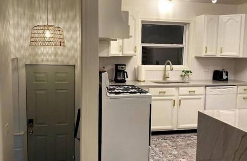 Midland Casa | Charming Downtown Two Bedroom