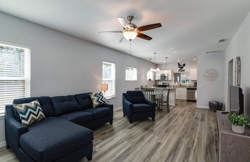 High Springs Casa | Charming Downtown High Springs Cottage