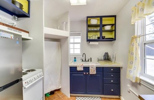 Biloxi Casa | Charming Dtwn Retreat 1 Mi to Ocean Springs Beach