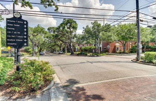 Biloxi Casa | Charming Dtwn Retreat 1 Mi to Ocean Springs Beach
