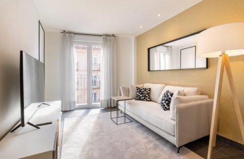 Barrio de La Latina Apartamento | Charming Duplex Retreat for 4 Latina Toledo Ático III
