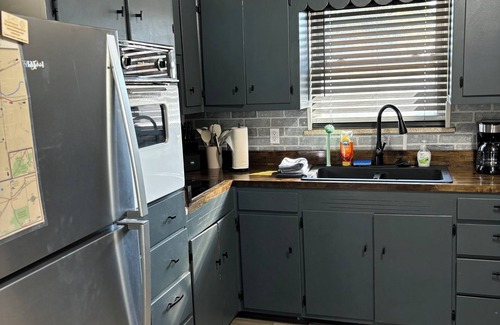 La Junta Apartamento | Charming Duplex with New AC & heater with WiFi