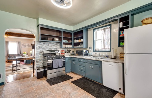 Eagle Grove Casa | Charming Eagle Grove Farmhouse w/ Patio!