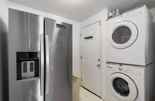 Rosewood Casa | Charming East Austin Retreat, Prime Location
