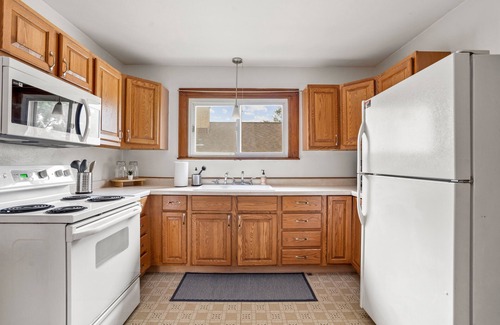 Wauwatosa Apartamento | Charming East Tosa Flat - Upper