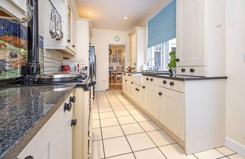 Elstree Casa | Charming Edwardian 5 Bed House | London