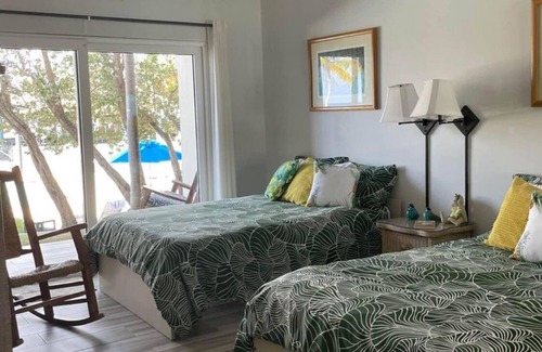 Dorado del Mar Hotel | Charming Embassy-Aquarius Hotel in welcoming Dorado newly decorated Beach & Pool