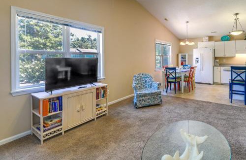 Emerald Isle Casa | Charming Emerald Isle Escape Less Than 1 Mi to Beach!