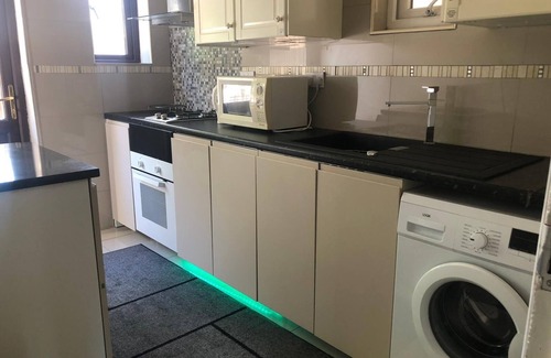 Valence Casa | Charming En-suite bedroom in peaceful House Dagenham with WiFi
