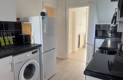 Llandaff North Casa | Charming end of Terrace with Free Parking