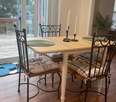Charlotte Casa | Charming Entire 3 Bedrooms House with AC and Wifi