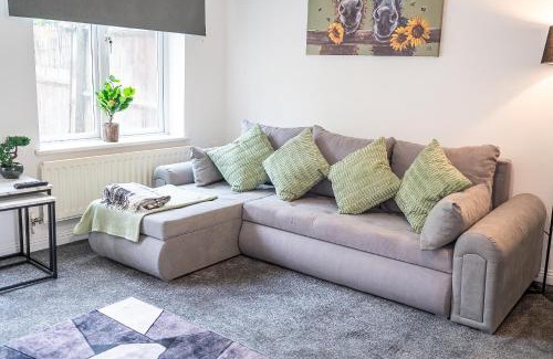 Bingham Casa | Charming Entire House By Newman Stays Short Lets & Serviced Accommodation Bingham With Free WiFi, Smart TV & Great Location