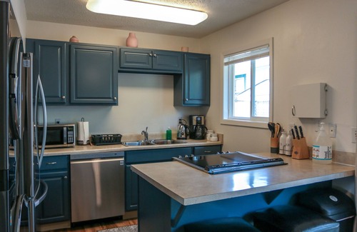 South Tabor Casa | 🔹Charming Entire House + Parking🔹